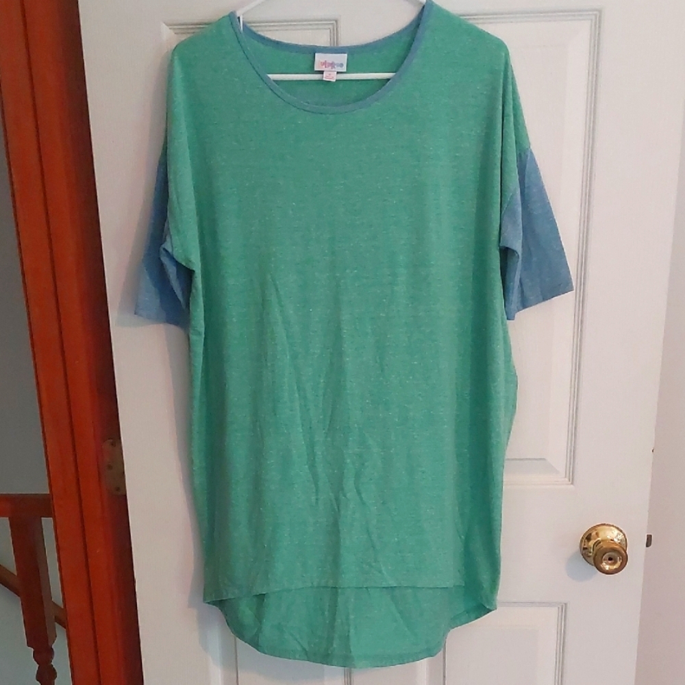 💚 2/$20 LuLaRoe Irma Tunic